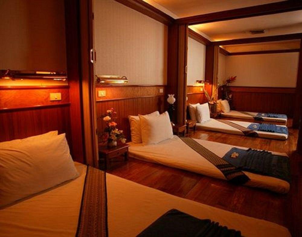 Courtyard By Marriott Phuket Town Hotel Екстериор снимка