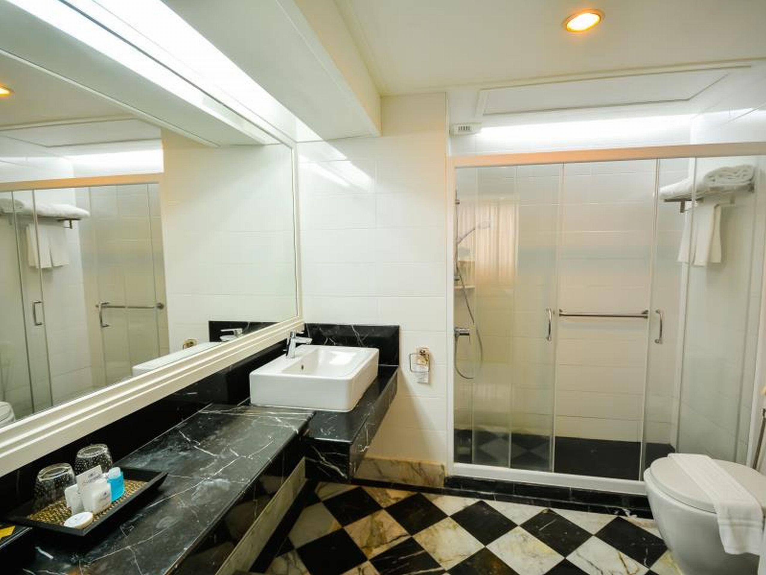 Courtyard By Marriott Phuket Town Hotel Екстериор снимка