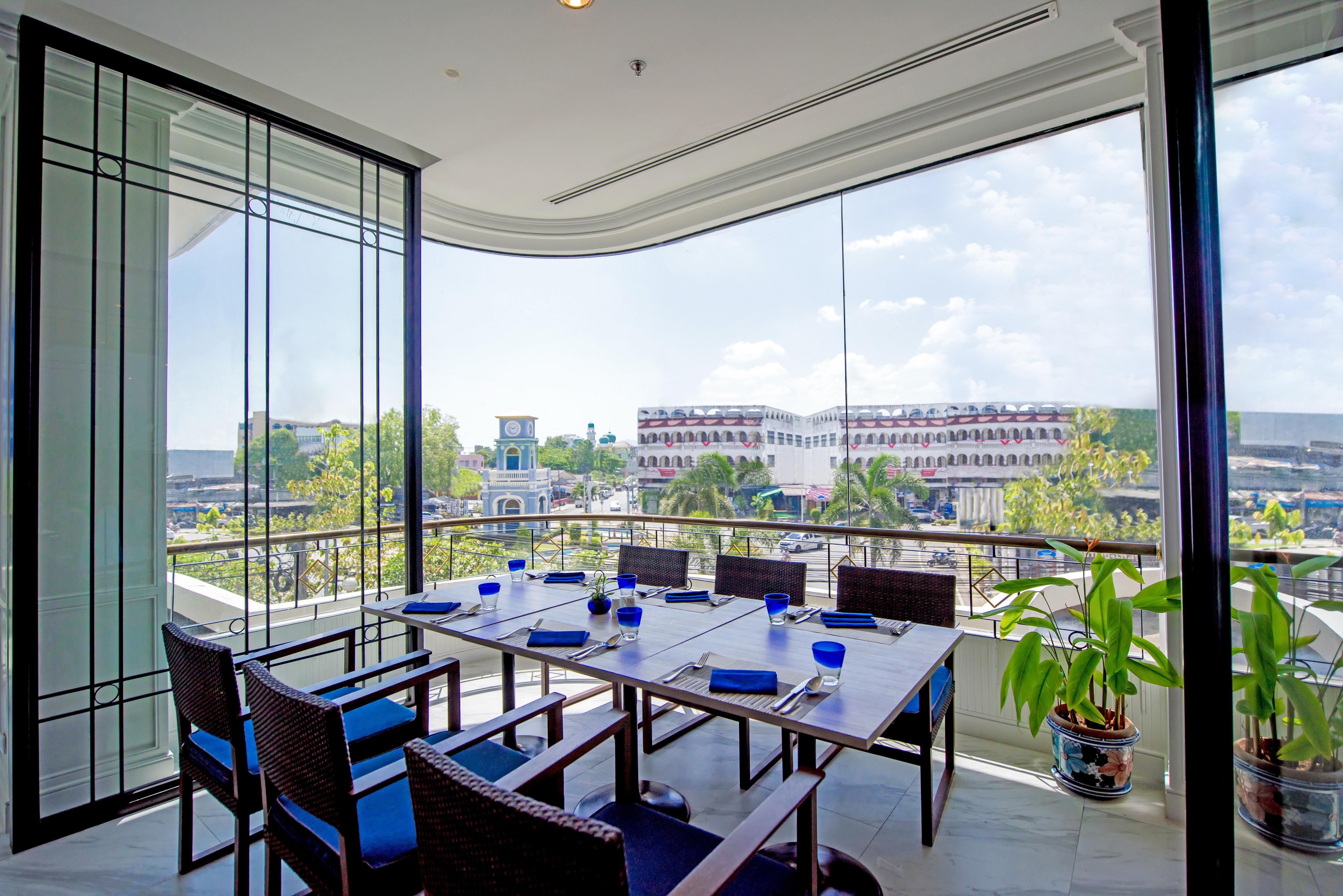 Courtyard By Marriott Phuket Town Hotel Екстериор снимка