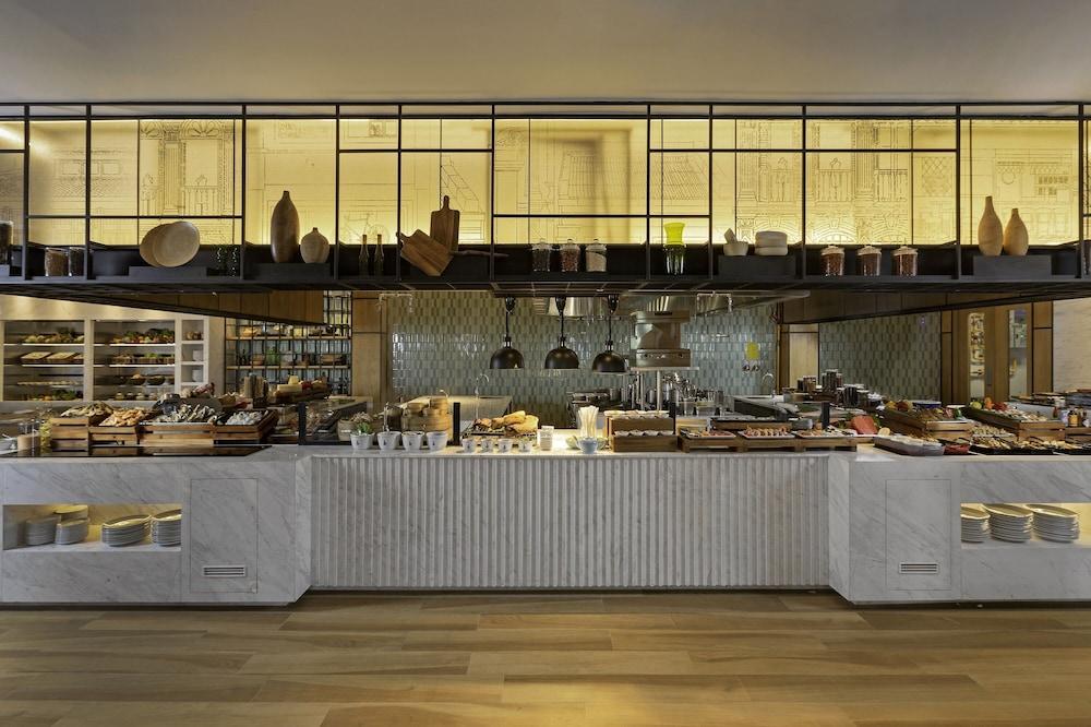 Courtyard By Marriott Phuket Town Hotel Екстериор снимка