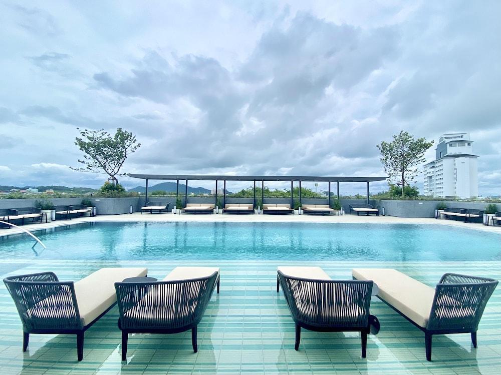 Courtyard By Marriott Phuket Town Hotel Екстериор снимка