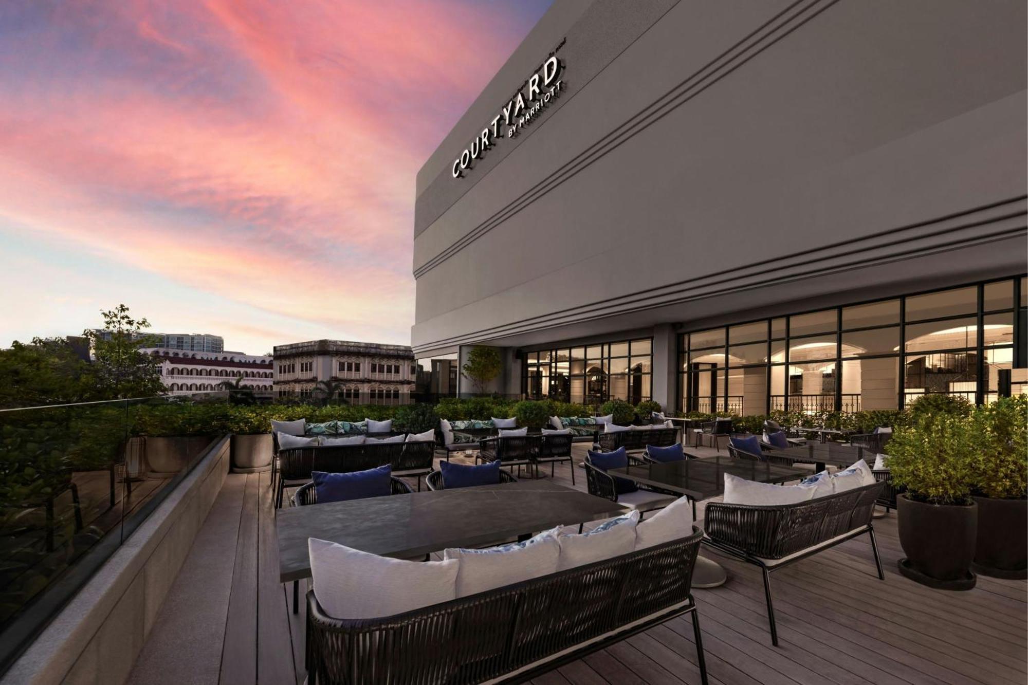Courtyard By Marriott Phuket Town Hotel Екстериор снимка