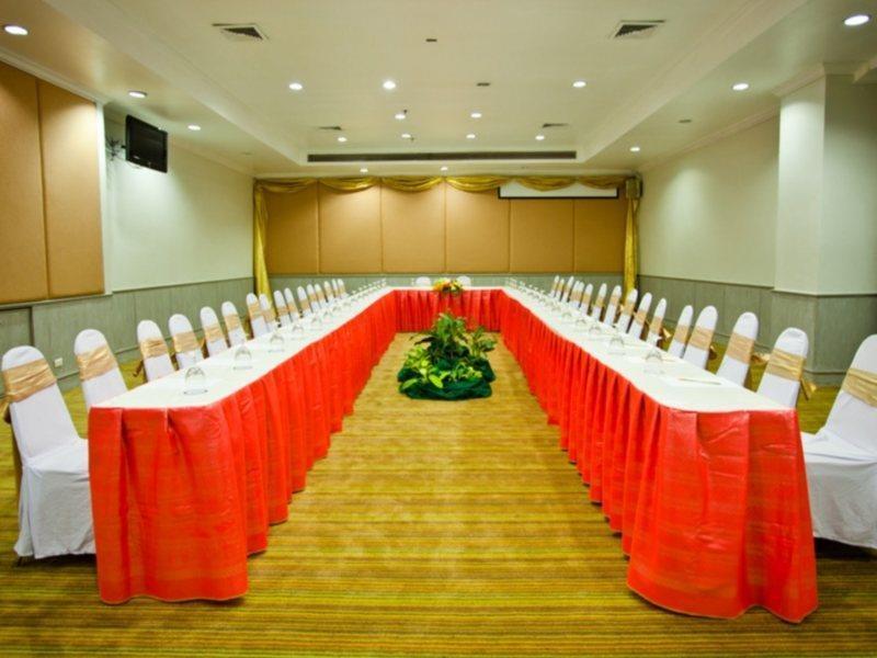 Courtyard By Marriott Phuket Town Hotel Екстериор снимка